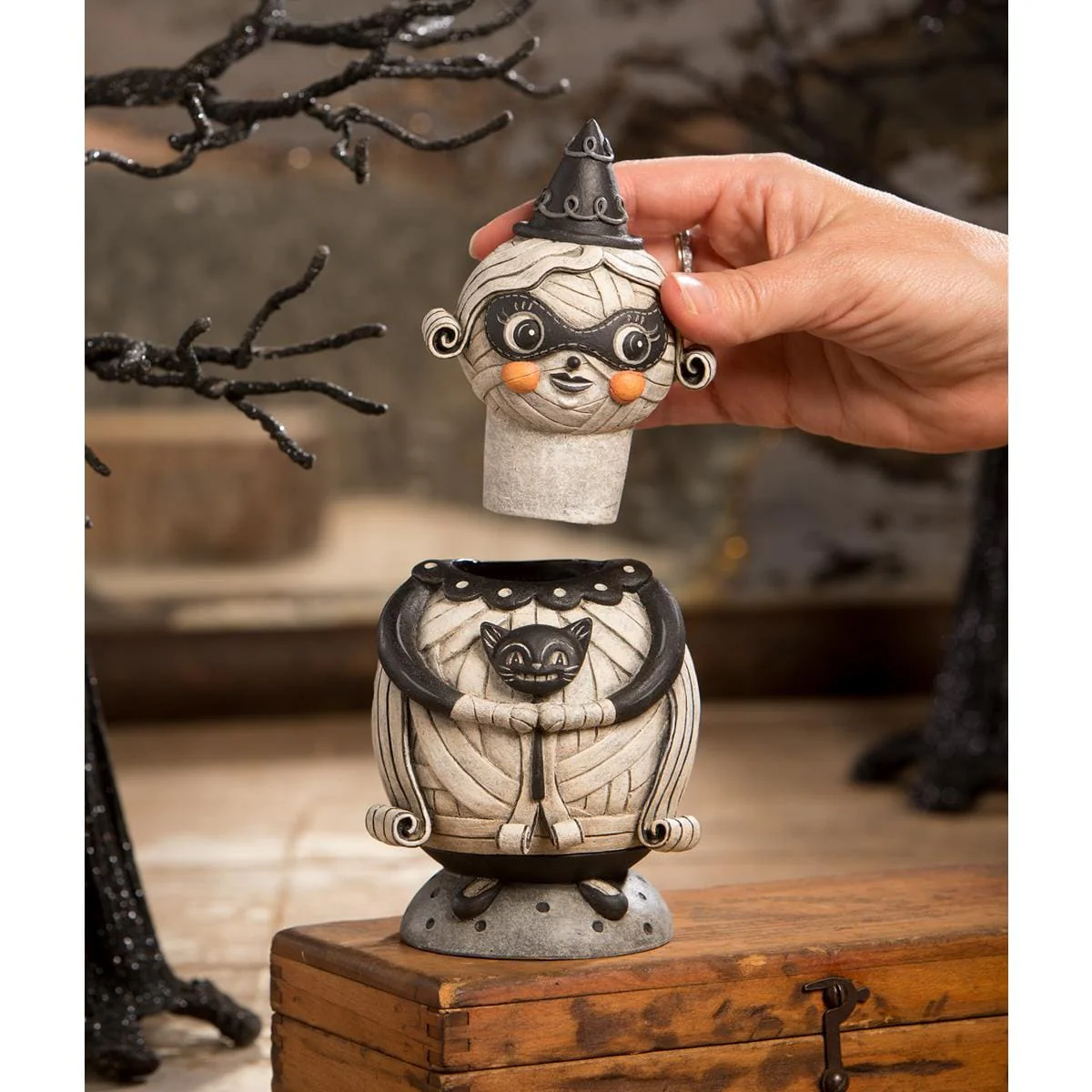 Grinning Mumma Mia Spooks Jar - Image 5