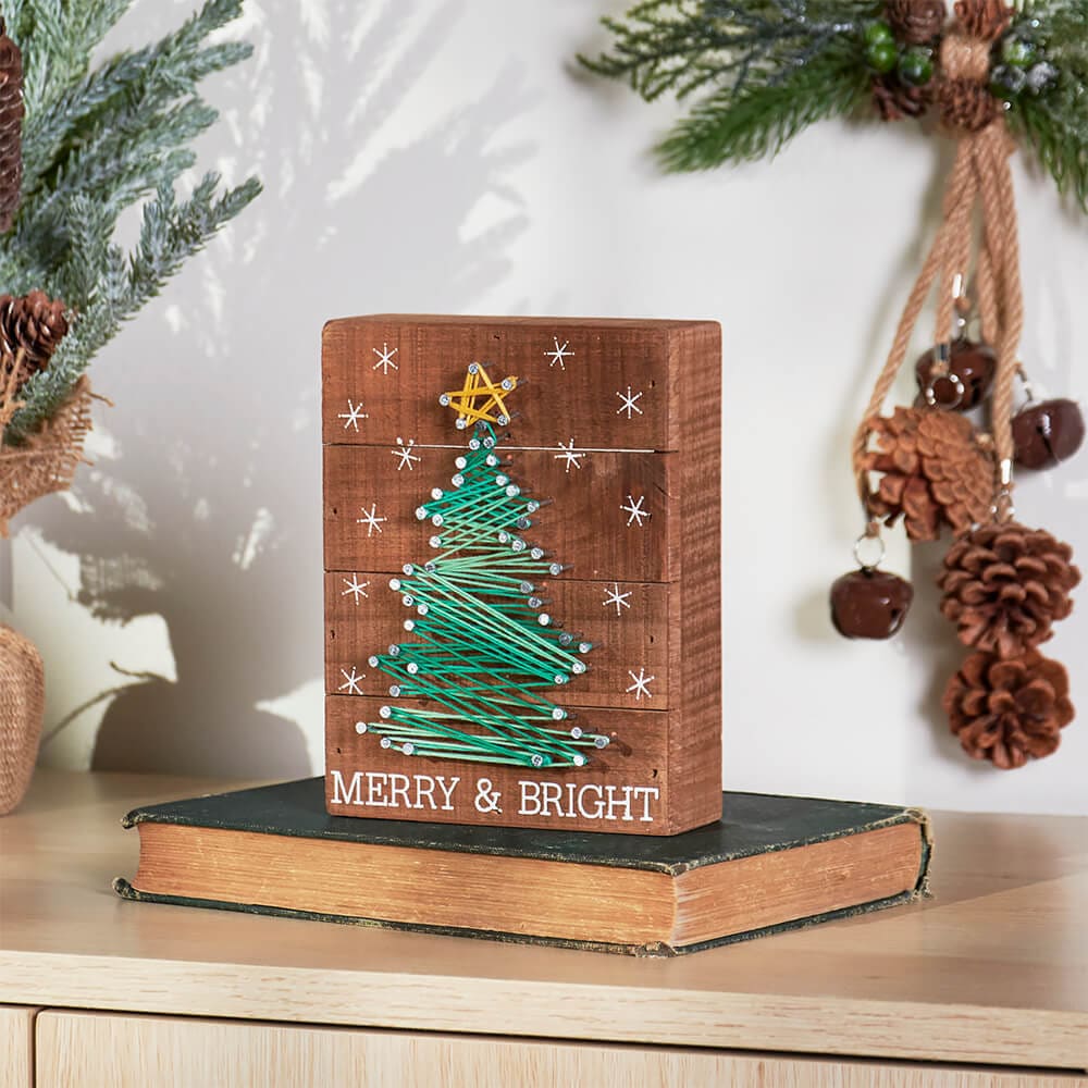 Merry & Bright String Art - Image 2