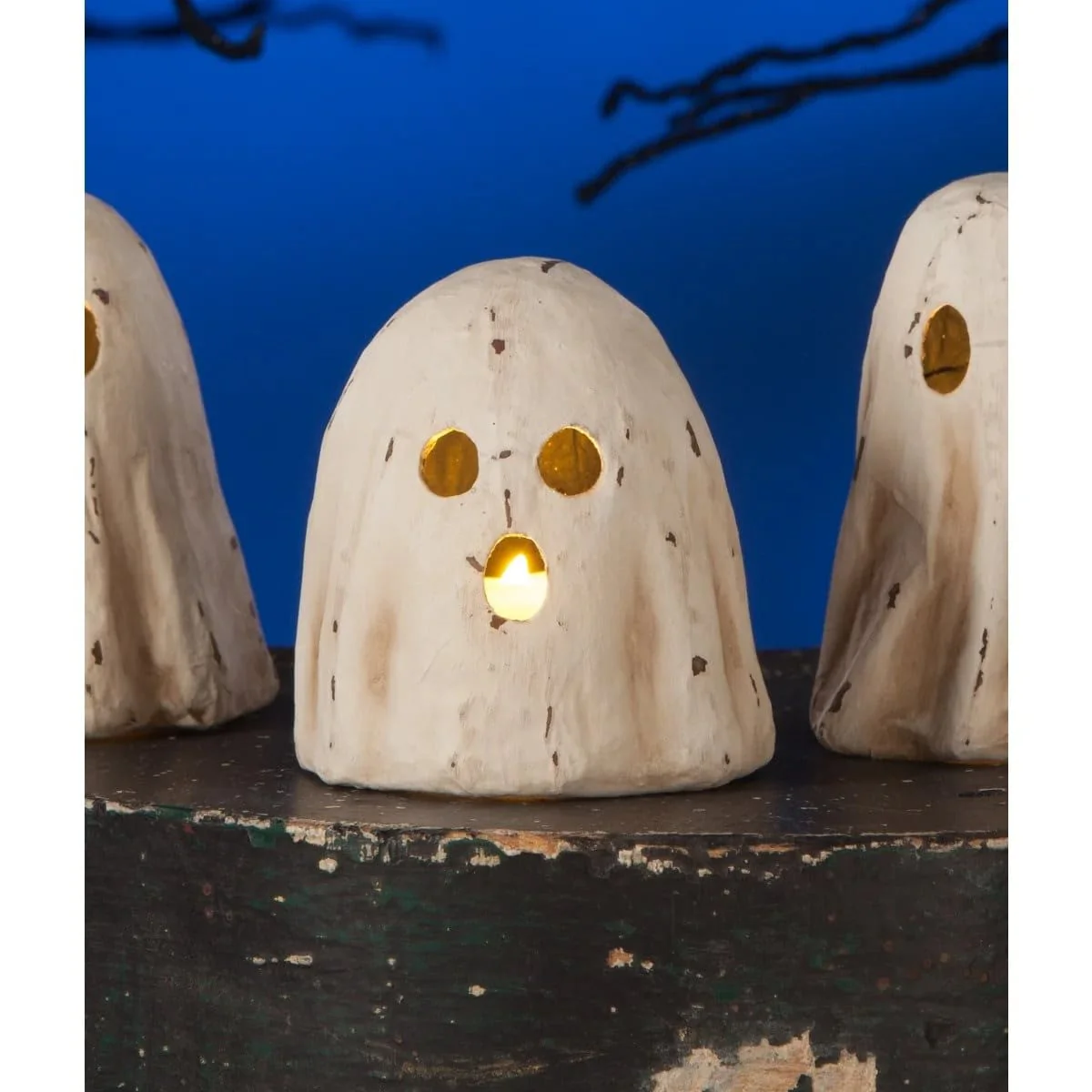 Small Surprised Ghost Luminary - Image 3